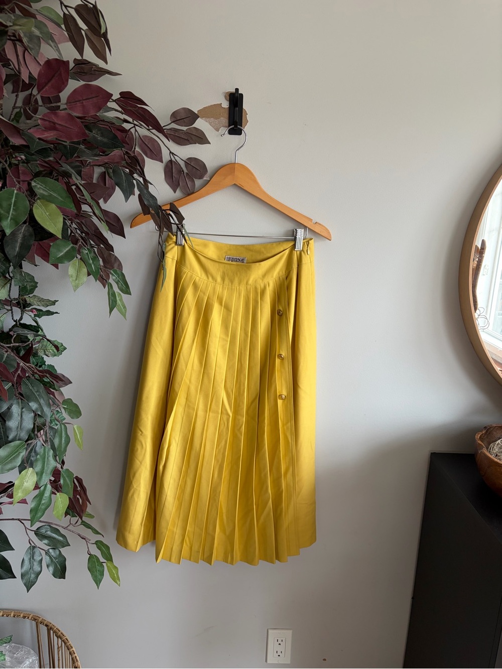 Vintage wool Heritage Yellow Pleated Midi Skirt with Side Buttons